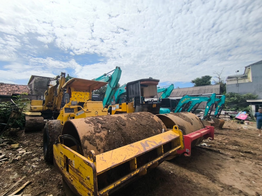 Rental alat berat Jakarta Timur Rental alat berat Jakarta Timur